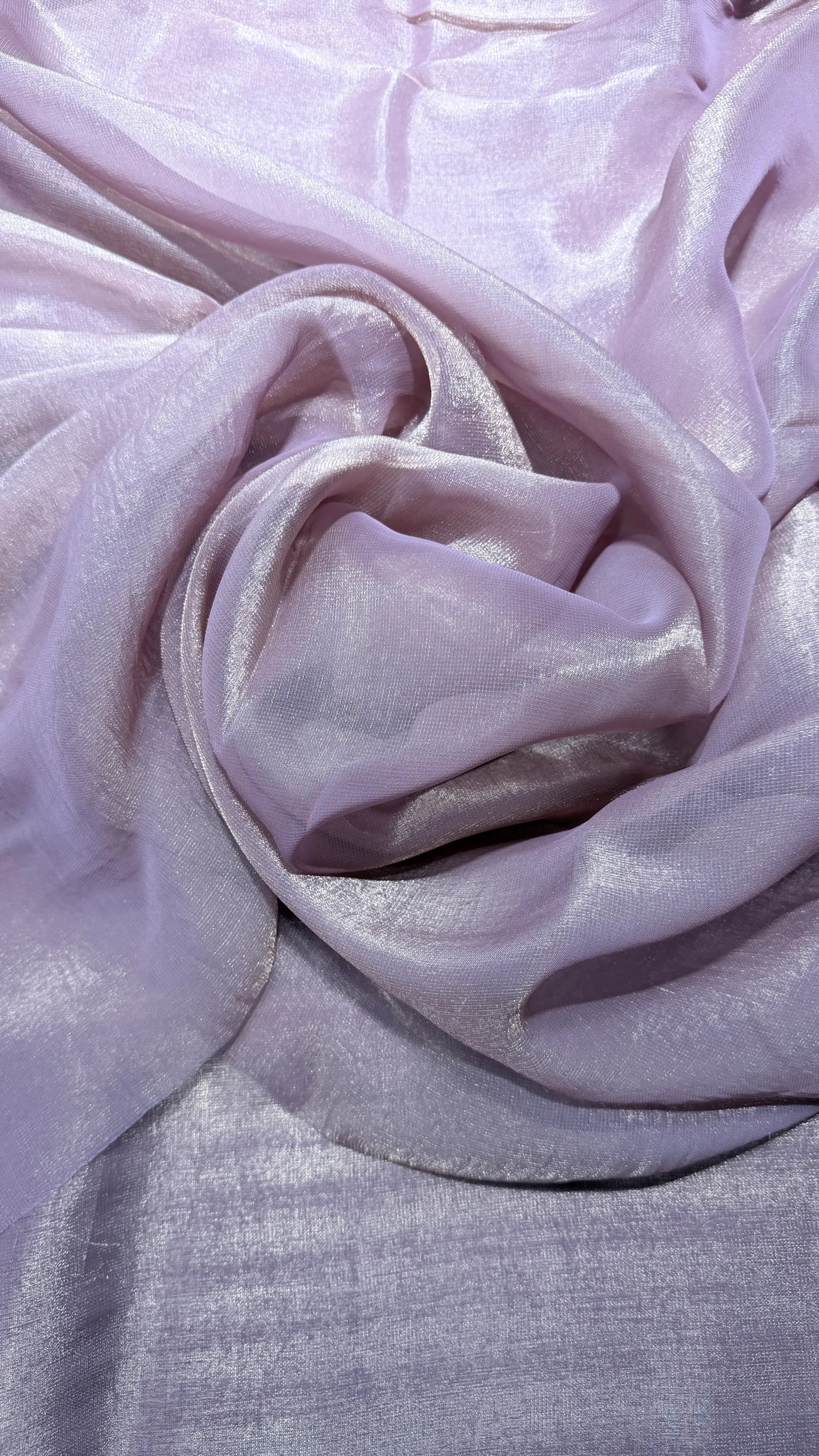 Elegant saree in woven fabric